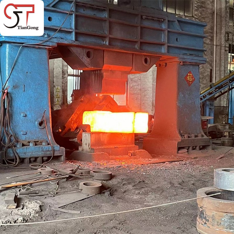 鍛造 vs. 鑄造：風(fēng)電、港機(jī)與工業(yè)齒輪箱等大型部件為何優(yōu)選鍛件？